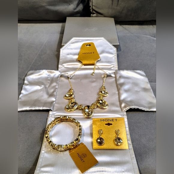 NWT Monet gold-tone necklace, bracelet, and drop earring set brown/smoky quartz - Picture 15 of 16